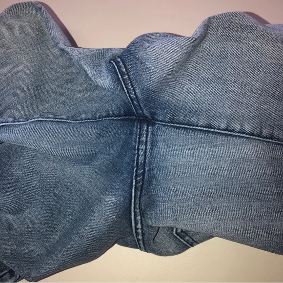 Liverpool Michelle Capri Light Wash (10/30) - Picture 12 of 14